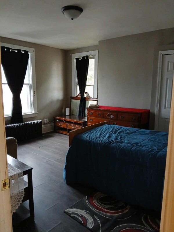 869 Kenneth Ave Unit 2nd floor, New Kensington, PA 15068