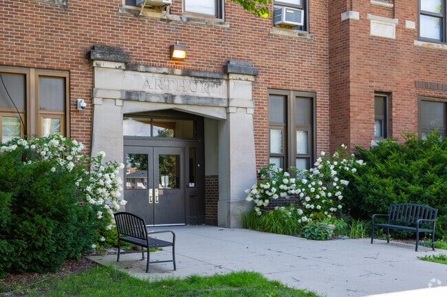 Arthur Elementary School has an overall B- grade from Niche.