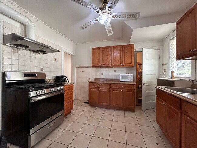 108 Brooks St, Brighton, MA 02135 - photo 5