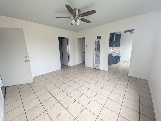 6501 Stafford Ave unit 5, Huntington Park, CA 90255 - photo 3