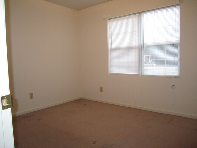 151 Dallas Rd unit 151, Goldsboro, NC 27534 - photo 5