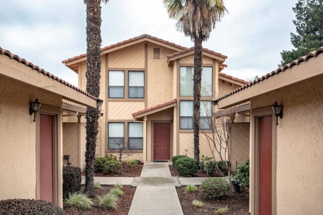 Hahn Triplexes, Modesto, CA 95356 - photo 2