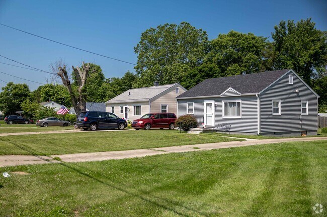 Craftsman and bungalow designs also make up much of the Springhill housing stock.