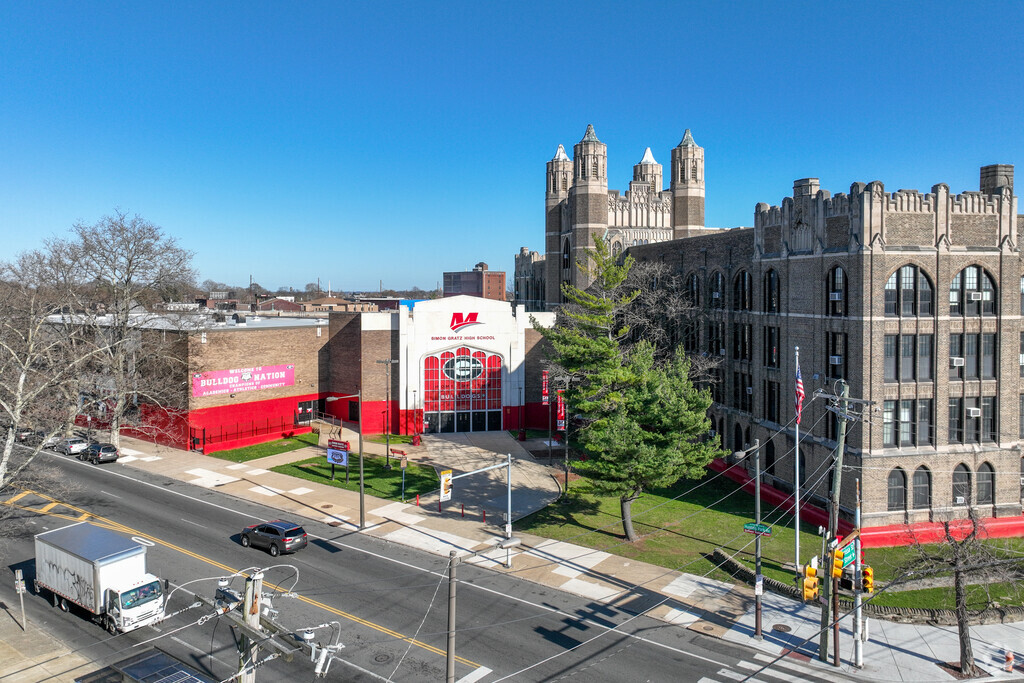 Earn college credits & industry certifications at Simon Gratz High School Mastery Charter.