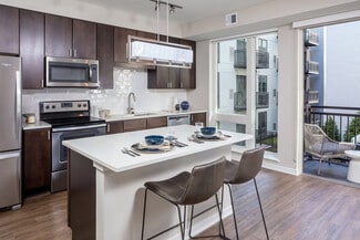 25-45 N Central Ave, Clayton, MO 63105