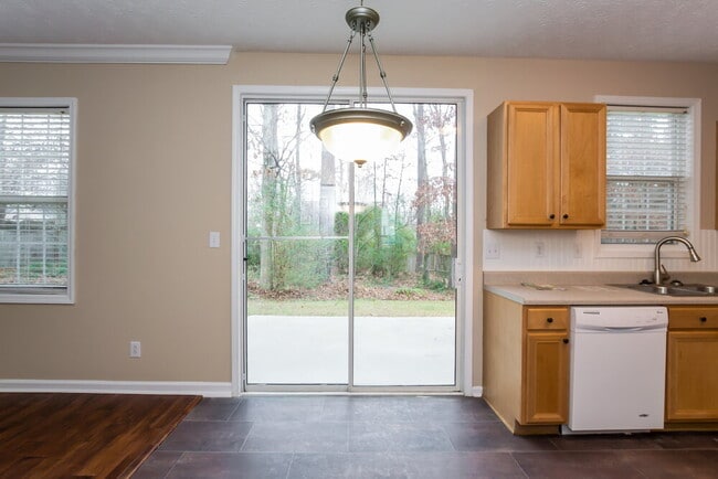 225 Chamberlyn Ln, Hiram, GA 30141 - photo 4