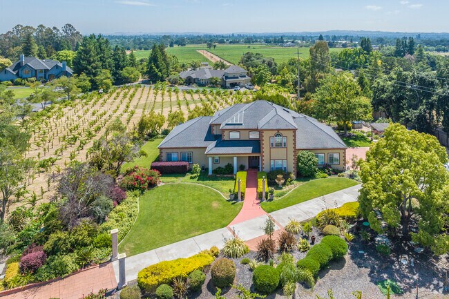 In Fulton, California a few lucky soles have their vineyards right out their front door.