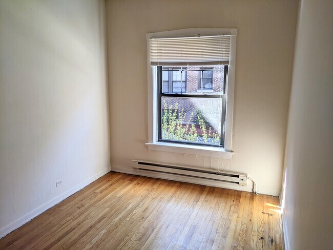 1313 Oak Ave unit 1321-B3, Evanston, IL 60201 - photo 6