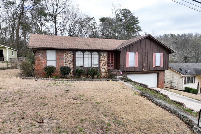 Garden Highlands is a quiet and cozy neighborhood in Birmingham, AL.