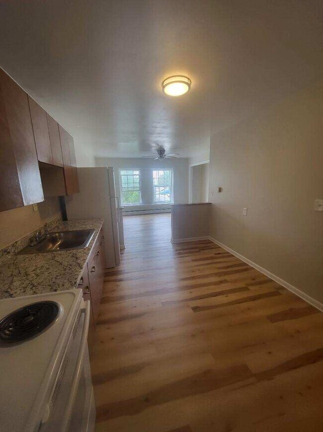 1135 S Washington Ave Unit 1135 S Washington Ave #11, Lansing, MI 48910