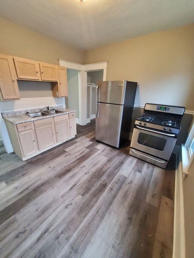 2709 W Wright St Unit 2709A (Upper), Milwaukee, WI 53210