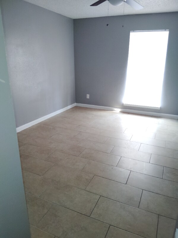 10110 Forum Park Dr unit 112, Houston, TX 77036 - photo 3