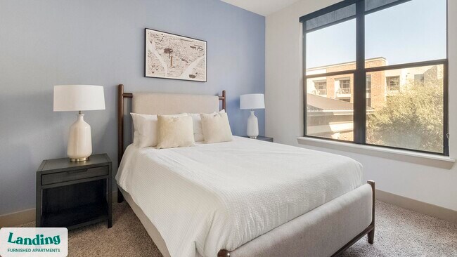 2626 Fountain View Dr unit 1-321, Houston, TX 77057 - photo 2