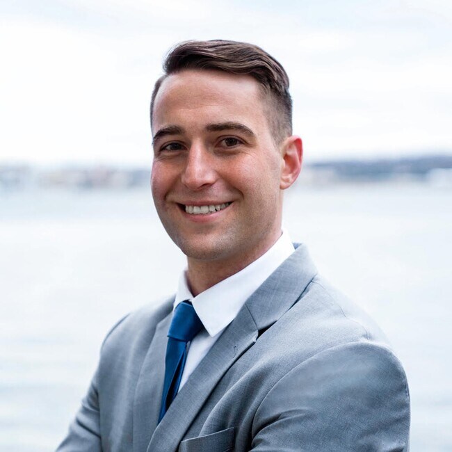 Agent Photo