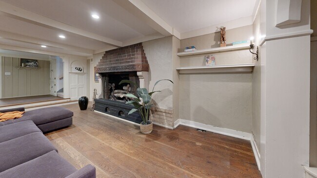 1606 Mount Curve Ave, Minneapolis, MN 55403 - photo 2