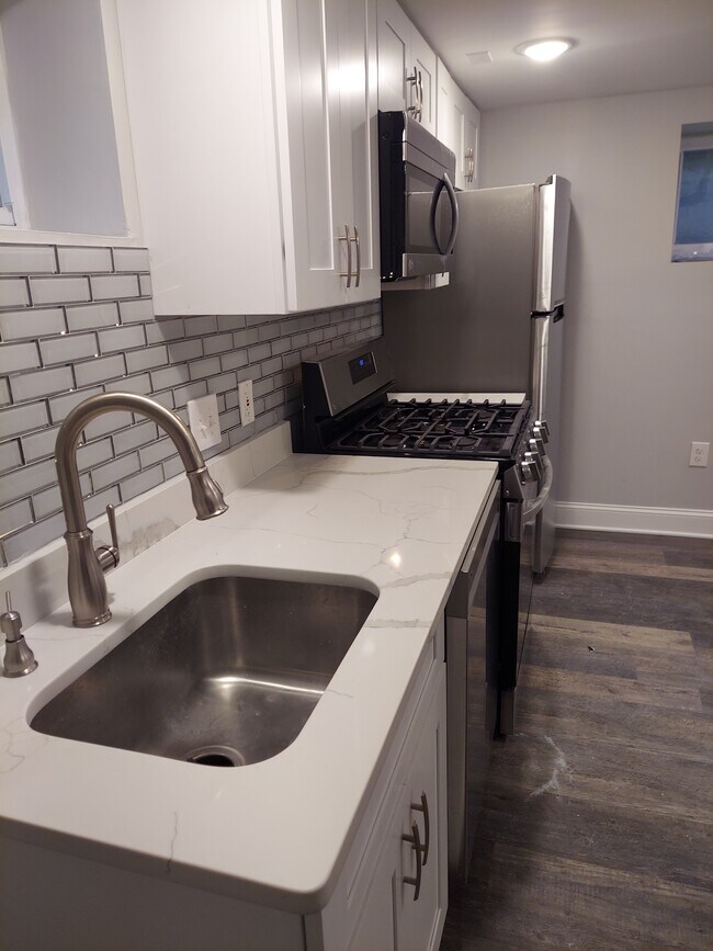 5015 N Capitol St NE unit B, Washington, DC 20011 - photo 4