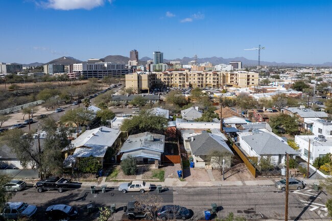 Houses are set up along a grid system in Iron Horse.
