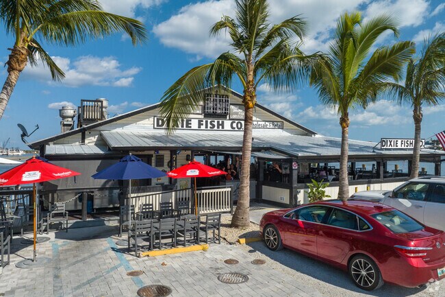 The Dixie Fish Co off San Carlos is a great place to get a bite to eat right on the water.