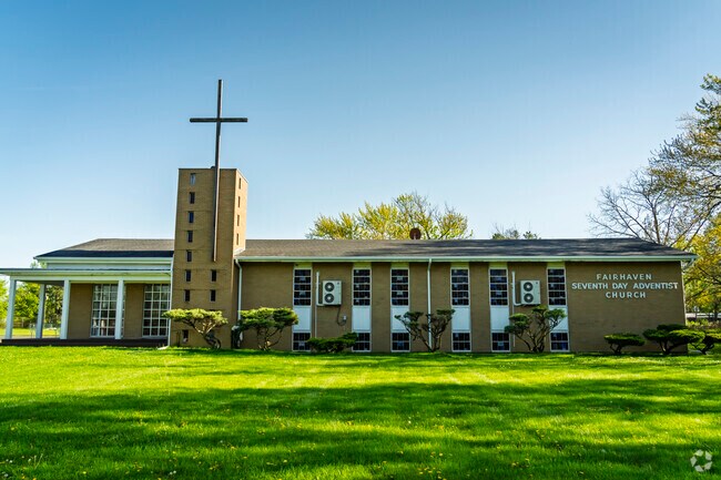 Fairhaven Elementary School offers a variety of programs that challenge children.