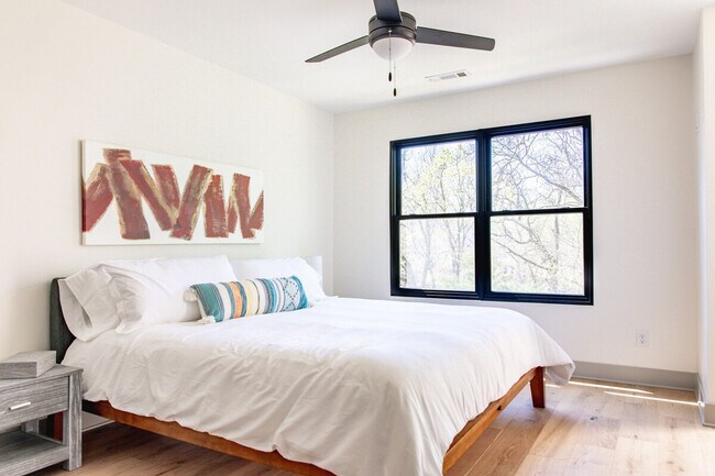 319 NE B St unit ID1221847P, Bentonville, AR 72712 - photo 6