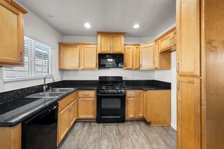 13751 Edwards St, Westminster, CA 92683