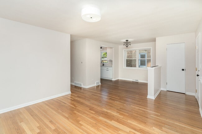 9356 S Union Ave, Chicago, IL 60620 - photo 4