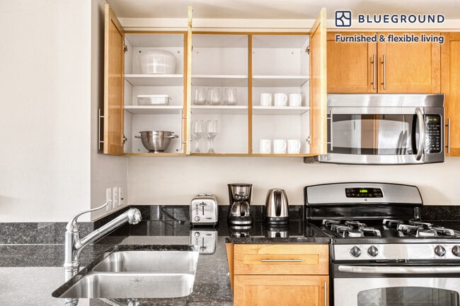 550 14th Rd S unit FL15-ID397, Arlington, VA 22202 - photo 7