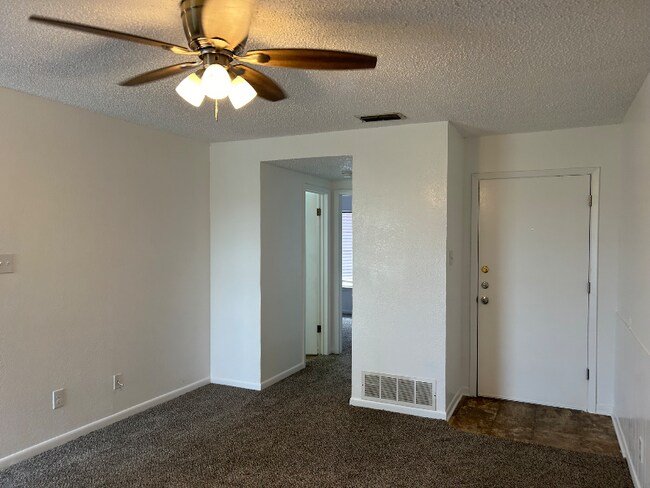 1702 Kirk Ave unit 203, Killeen, TX 76543 - photo 3