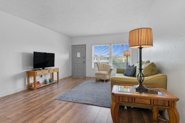 2257 World Pkwy Blvd W unit 61, Clearwater, FL 33763 - photo 3