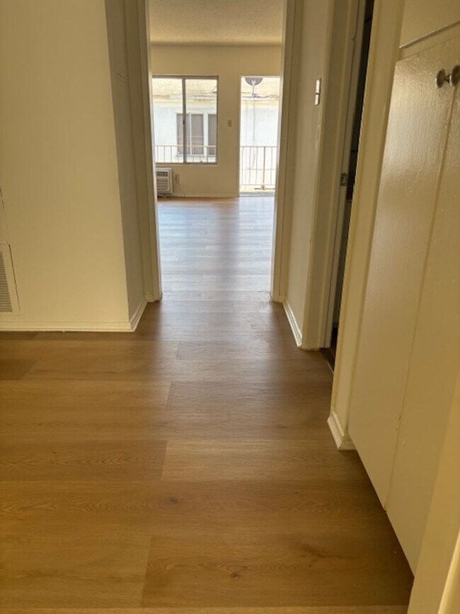 Berendo 221, Los Angeles, CA 90004 - photo 3