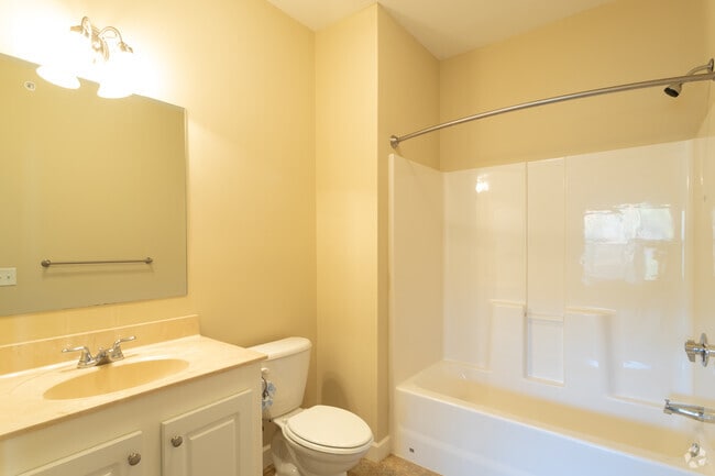 Timberwood Commons, Lebanon, NH 03766 - photo 7