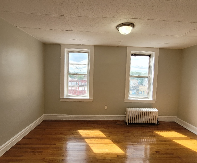2 Columbia Ave 404