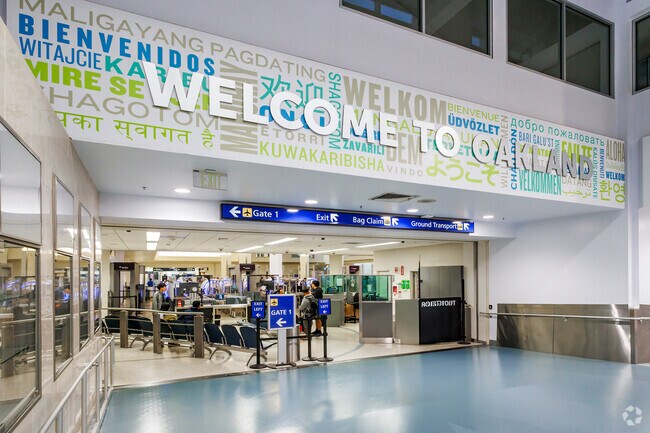 Pheasant Ridge residents enjoy convenient access to Oakland Airport for travel ease.