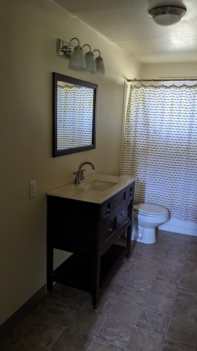 1812 Tiffany St, Klamath Falls, OR 97601 - photo 4