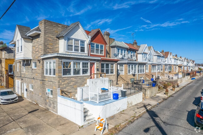 Row homes are among the most common home styles in the Paschall neighborhood.