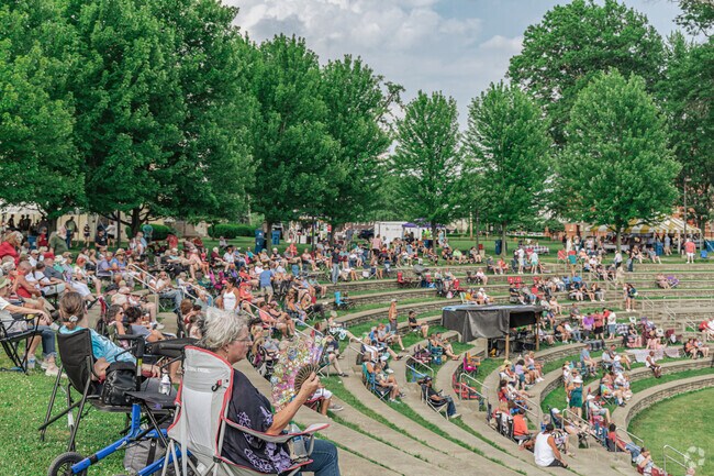 Perkins Park, in nearby Historic Perkins, hosts a summer concert series that is a hit with the Warren area.