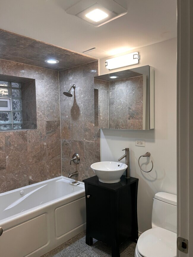 2217 W Giddings St unit G, Chicago, IL 60625 - photo 6