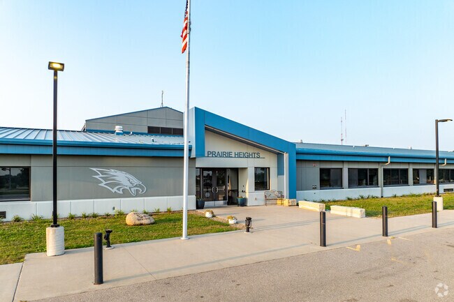 Prairie Heights Elementary serves Lincolnway Village's younger students.