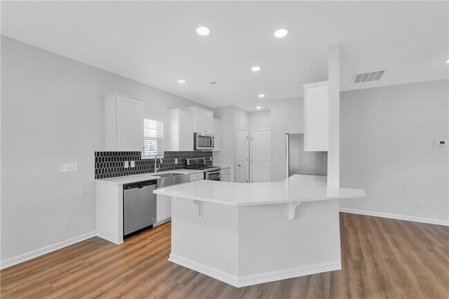 101 Brown Cir, Easley, SC 29642 - photo 6