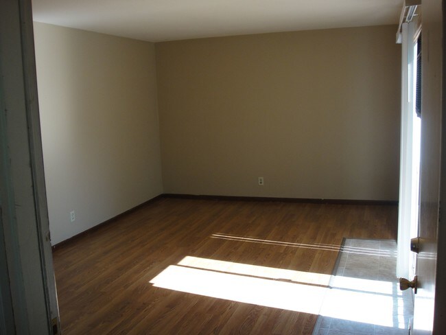 206 Broadway St unit C, Eau Claire, WI 54703 - photo 3