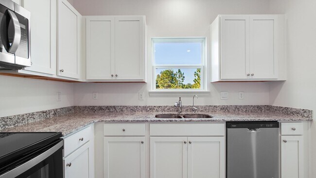 180 Huckleberry St, Freeport, FL 32439 - photo 7