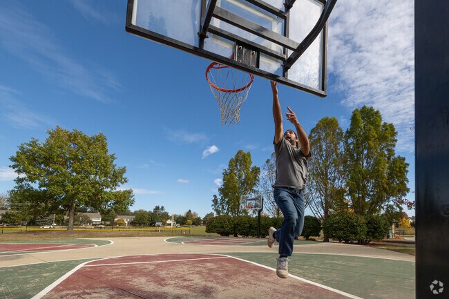 Tipton Park North lies just north of Tipton Trails Park Near Hawthorne Hills.