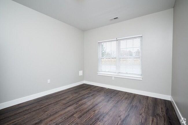 Doud Luxury Apartment Homes - 1, 2, and 3 Bedrooms, Rochester, NY 14624 - photo 6