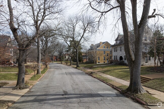 Compton Heights’ features prices that range from $600,000 to around $1.4 million.