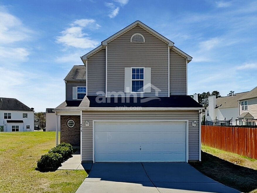 4413 Singing Oak Ct, Charlotte, NC 28269 - photo 1