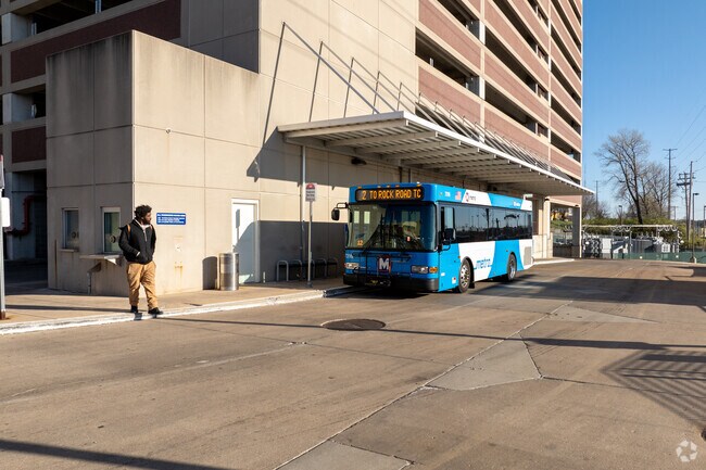 Grab the MetroBus in Brentwood to get anywhere in the city from Richmond Heights.