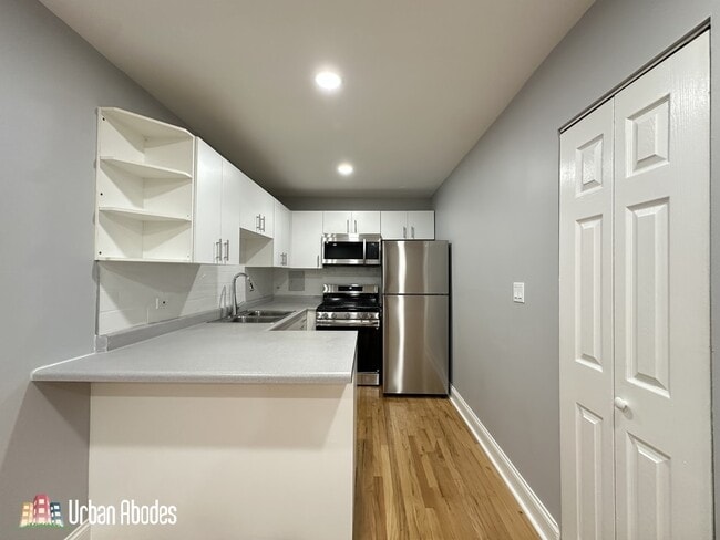 6967 N Sheridan Rd unit M03H, Chicago, IL 60626 - photo 3