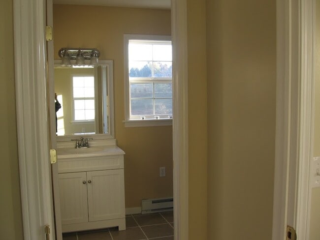 946 Buena Vista Blvd unit 946 Buena Vista Blvd, Steubenville, OH 43952 - photo 3