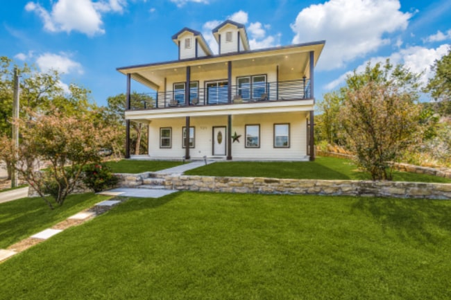 721 Rock Harbor Ct, Granbury, TX 76048 - photo 2