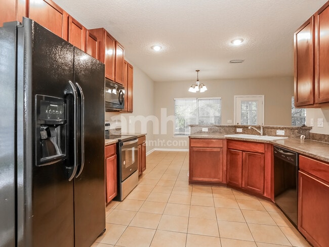 96615 Commodore Point Dr, Yulee, FL 32097 - photo 5